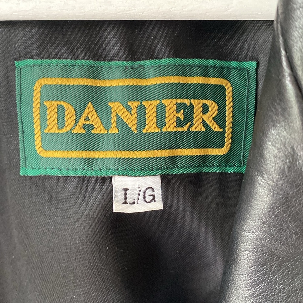Danier black leather and suede cropped peaked lapel jacket - Picture 15 of 16